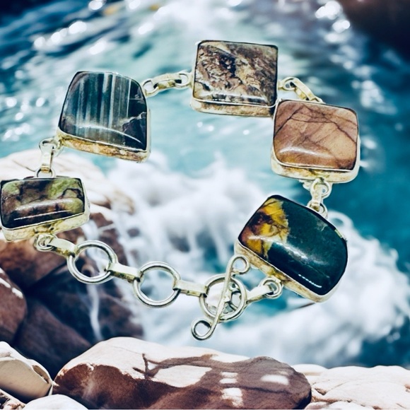 Elegant Multicolor Stone Bracelet - Picture 3 of 8